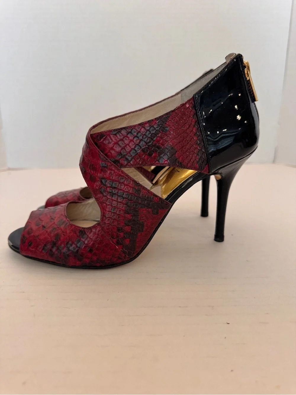 Michael Michael Kors Women 8M Berkley T-Straps Red Leather Snakeskin Heels Pumps